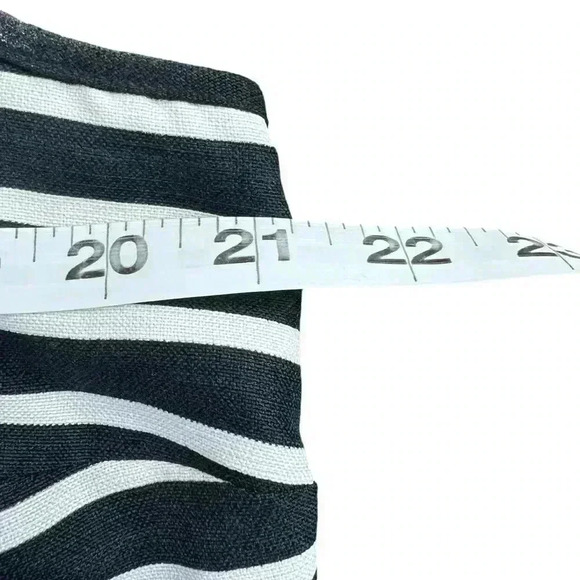 Drapers & Damon’s Black & White Striped Sleeveless Blouse Large - Picture 4 of 4
